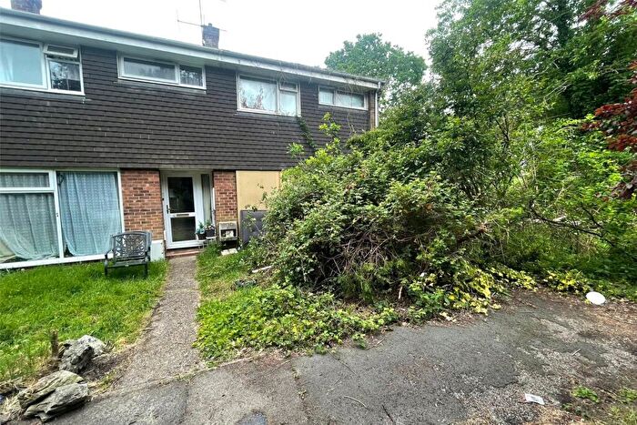 3 Bedroom End Of Terrace House For Sale In Grayswood Drive, Mytchett, Camberley, Surrey, GU16