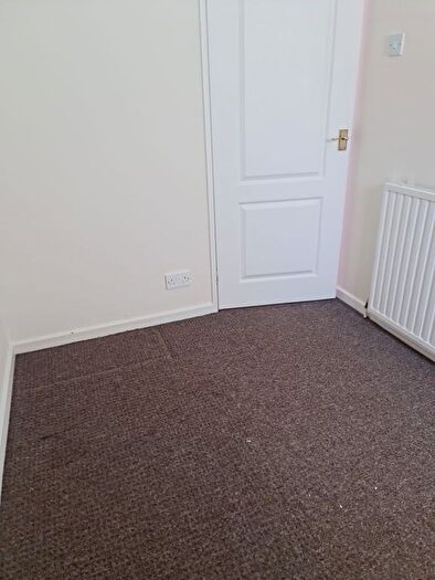 3 Bedroom Semi-Detached House To Rent In Tithe Barn Way, Sheffield, S13