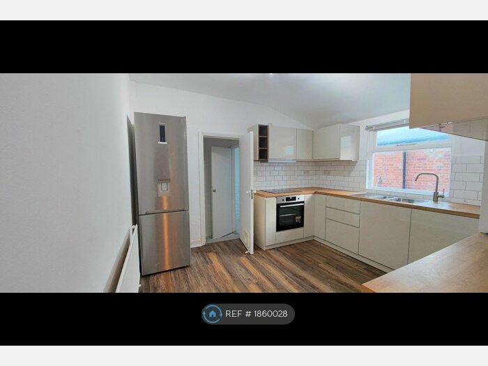 4 Bedroom Maisonette To Rent In Willow Vale, London, W12
