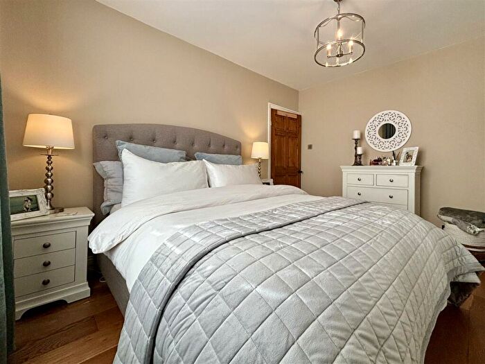 3 Bedroom Semi-Detached House For Sale In Windsor Grove, Thornton, Bradford, BD13