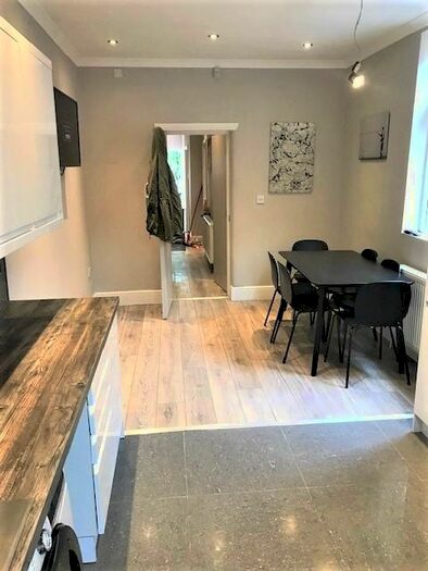 5 Bedroom Semi-Detached House To Rent In Slade Lane, Burnage, M19