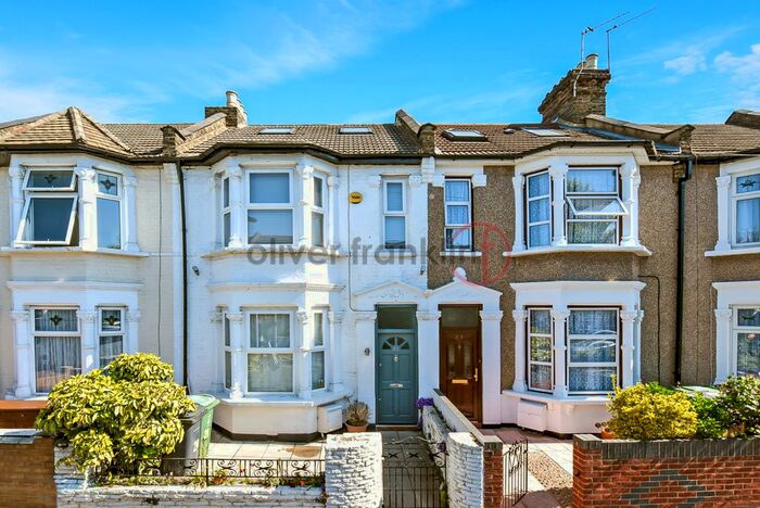 5 Bedroom Semi-Detached House To Rent In Westerham Road, Leyton, E10