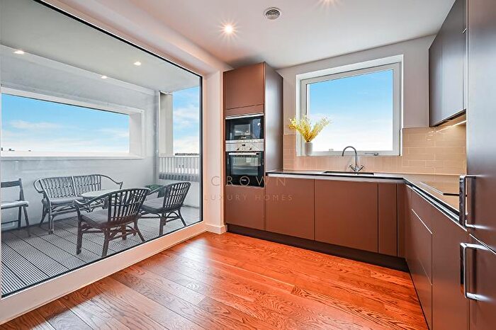 2 Bedroom Apartment For Sale In Walton Heights, Elephant & Castle, SE17