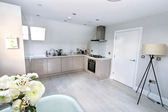 1 Bedroom Apartment For Sale In Amersham Road, Hazlemere, HP15