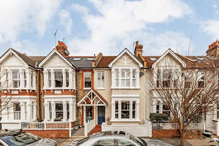 2 Bedroom Flat To Rent In Whellock Road, Chiswick, W4