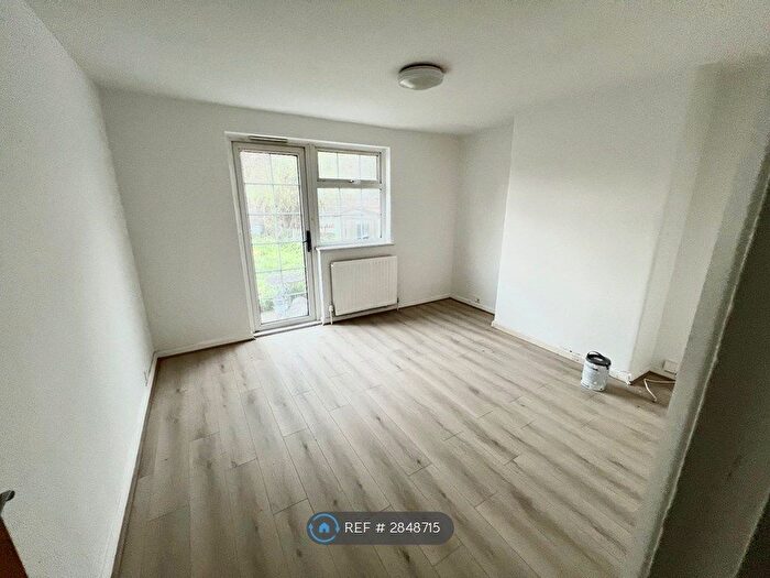 3 Bedroom Semi Detached House To Rent In Greatfields Road, Barking, IG11