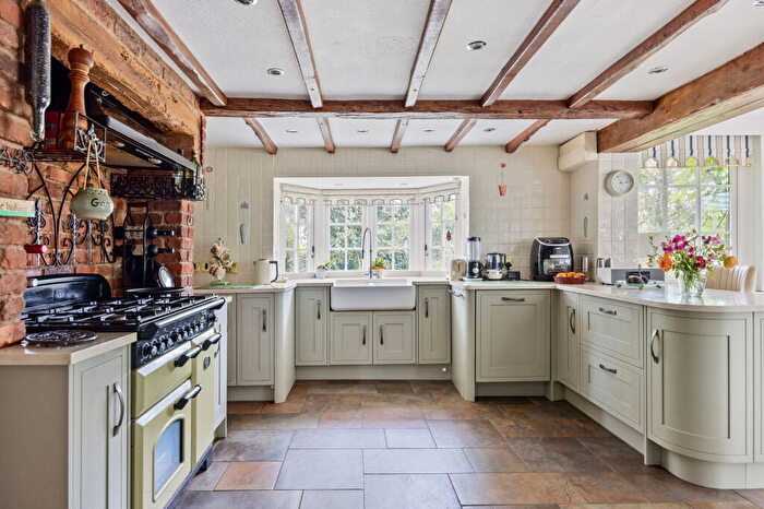 4 Bedroom Detached House For Sale In Middlemoor, Tavistock, PL19
