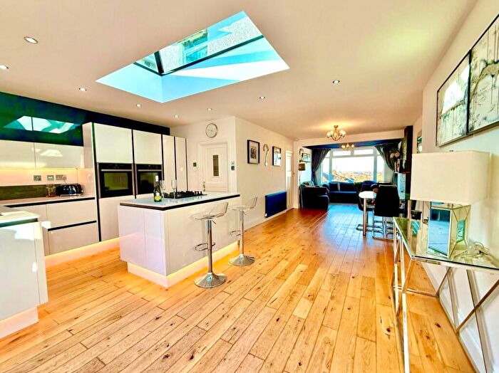 3 Bedroom Semi Detached House For Sale In Grosvenor Road, Old Town, Swindon, SN1