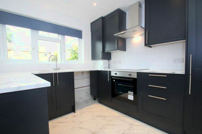 3 Bedroom Property To Rent In Blessington Road, London, SE13