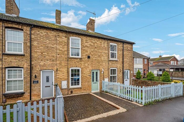 2 Bedroom Terraced House For Sale In Leighton Road, Toddington, Dunstable, LU5