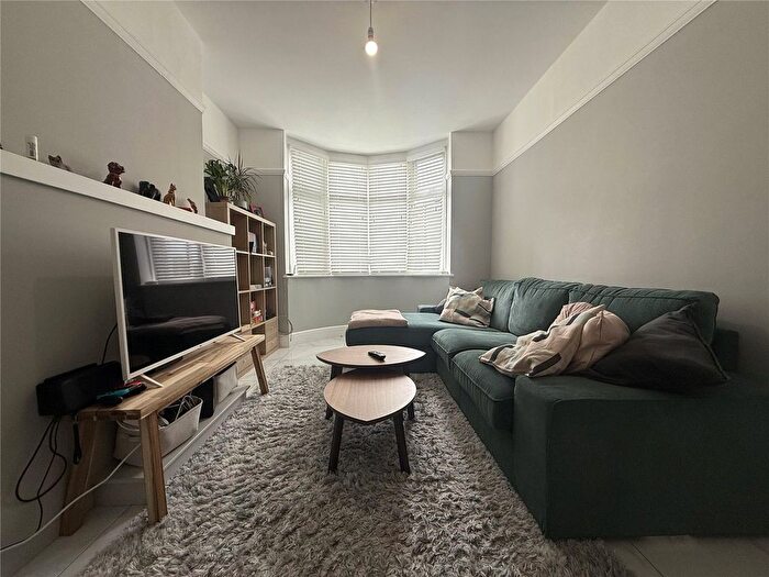 4 Bedroom Terraced House To Rent In Hutton Grove, London, N12
