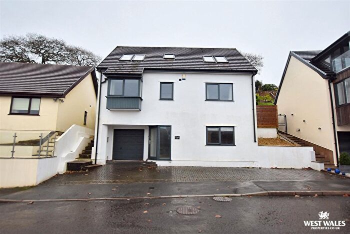 3 Bedroom Detached House For Sale In Lawnswood, Saundersfoot, SA69
