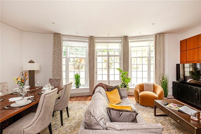 2 Bedroom Flat To Rent In Park Street, London, W1K