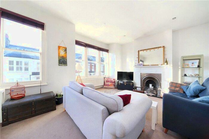 2 Bedroom Flat To Rent In Hazelbourne Road, Clapham South, London, SW12