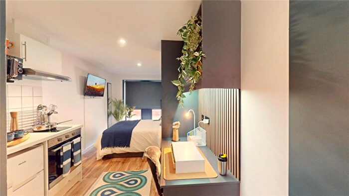 Apartment To Rent In Pershore Road, Stirchley, Birmingham, B30