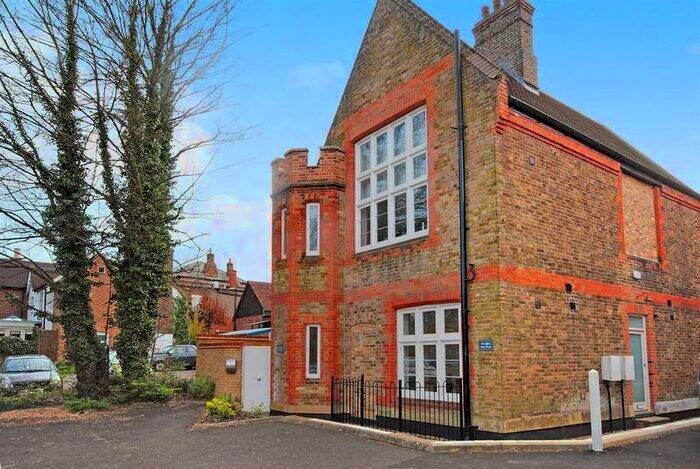 2 Bedroom Apartment To Rent In Lower Kings Road, Berkhamsted, HP4