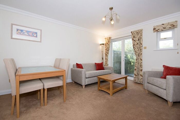 2 Bedroom Town House To Rent In Stable Close, City Centre, OX1