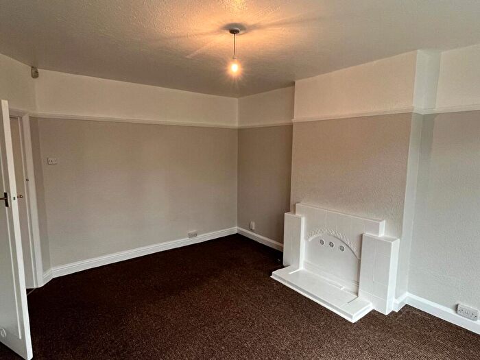2 Bedroom Bungalow To Rent In Cliff Road, Carlton, Nottingham, NG4