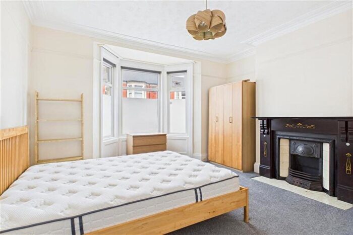 2 Bedroom Flat To Rent In Newlands Road, Newcastle Upon Tyne, NE2