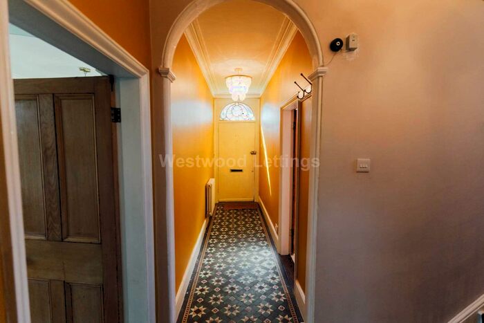 5 Bedroom Detached House To Rent In Buxton Road, Leek, ST13