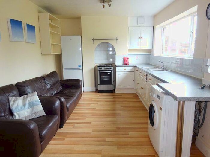 4 Bedroom Terraced House To Rent In Carlyle Avenue, Brighton, BN2