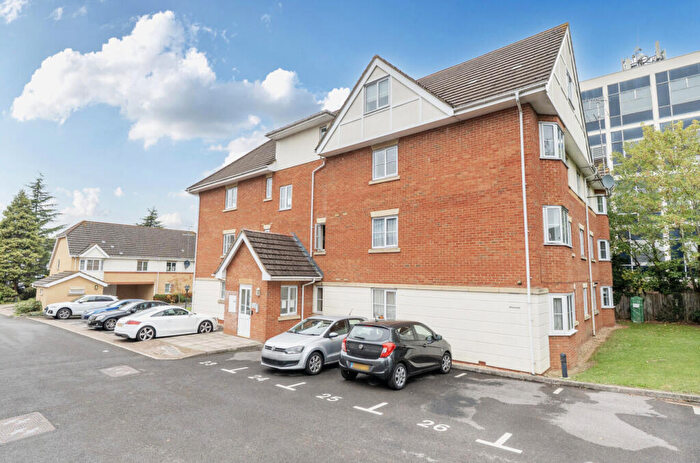 2 Bedroom Apartment For Sale In Basingstoke Road, Reading, Berkshire, RG2