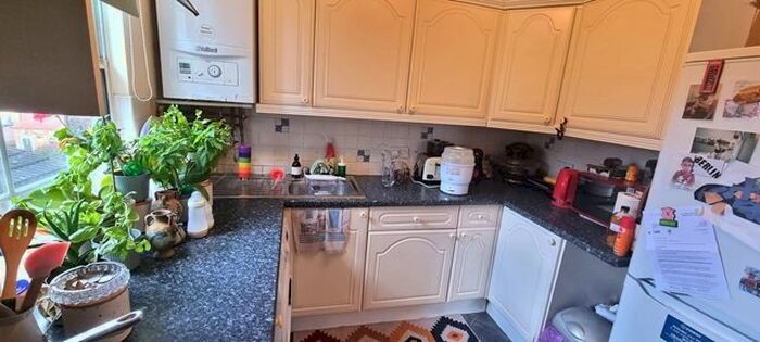 2 Bedroom Flat To Rent In B Kingston Road, South Wimbledon, London, SW19
