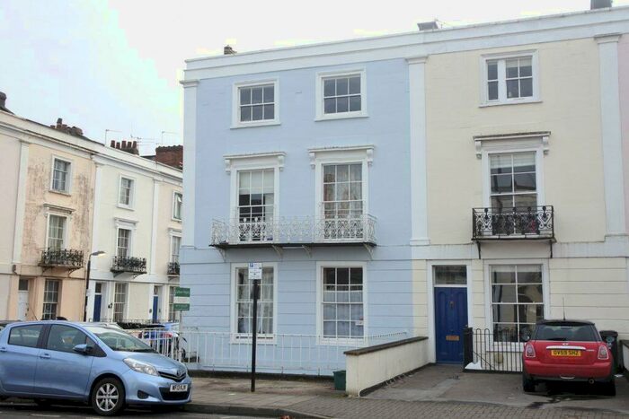 4 Bedroom Flat To Rent In St Pauls Road Top, BS8