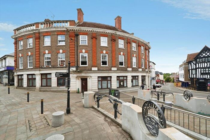 1 Bedroom Flat For Sale In Bridge Street, Leatherhead, Surrey, KT22