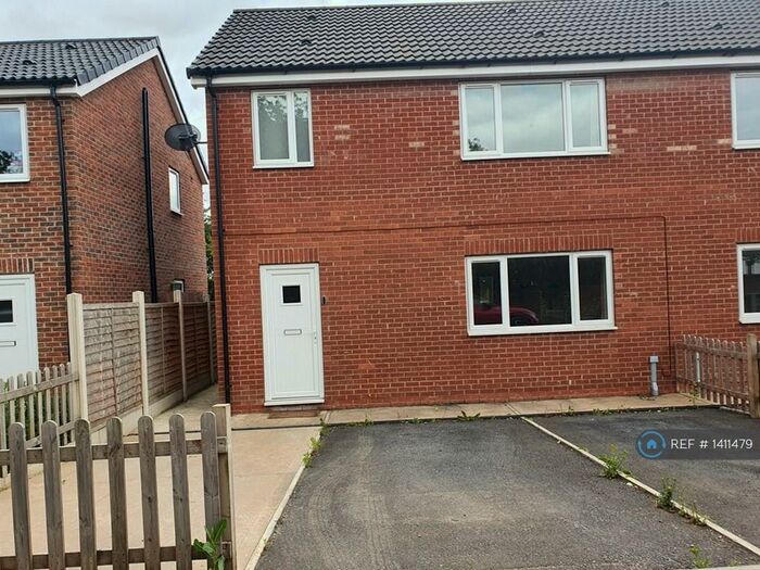 3 Bedroom Semi-Detached House To Rent In Braithwaite Close, Barnetby, DN38