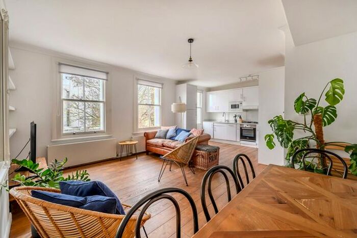 2 Bedroom Flat For Sale In Philbeach Gardens, Earls Court, London, SW5