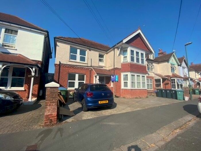 2 Bedroom Flat To Rent In Richmond Avenue, Bognor Regis, PO21