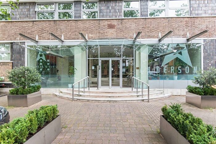 2 Bedroom Flat To Rent In London Road, London, SW16