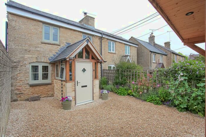 3 Bedroom Cottage For Sale In High Street, Milton-Under-Wychwood, OX7