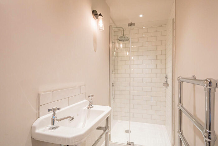 2 Bedroom Detached House To Rent In Bathwick Hill, Bath, BA2