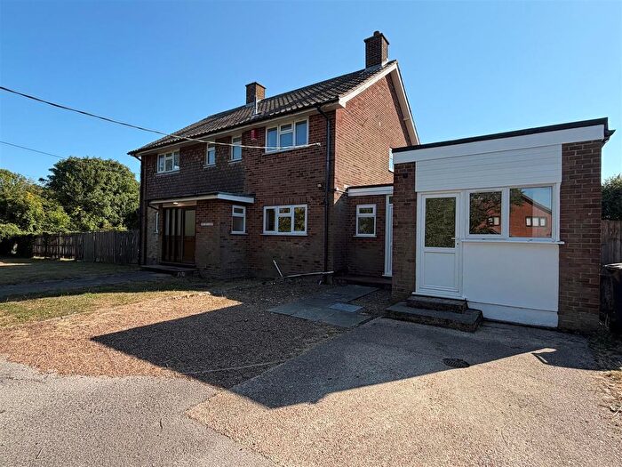 4 Bedroom Detached House To Rent In Barfrestone Road, Eythorne, Dover, CT15
