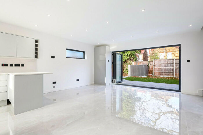 2 Bedroom Semi-Detached House To Rent In Dunheved Road North, Thornton Heath, CR7