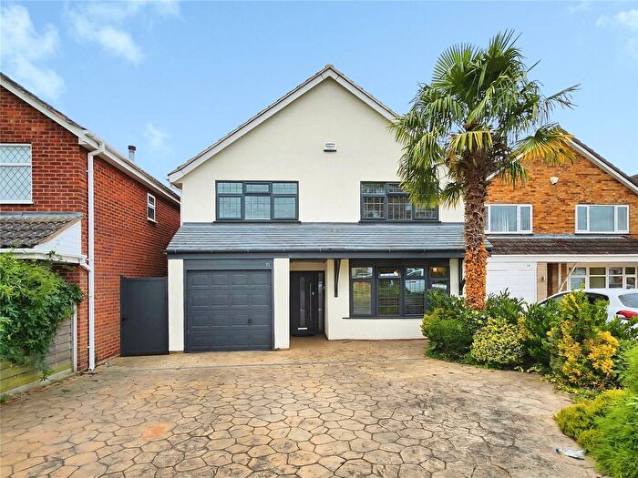 4 Bedroom Detached House For Sale In Hoarestone Avenue, Nuneaton, Warwickshire, CV11