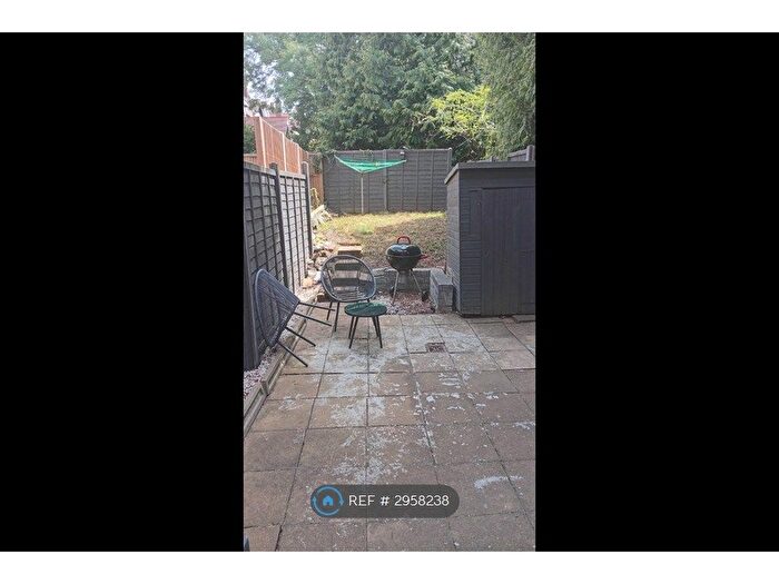 1 Bedroom Flat To Rent In Cavendish House, Redhill, RH1