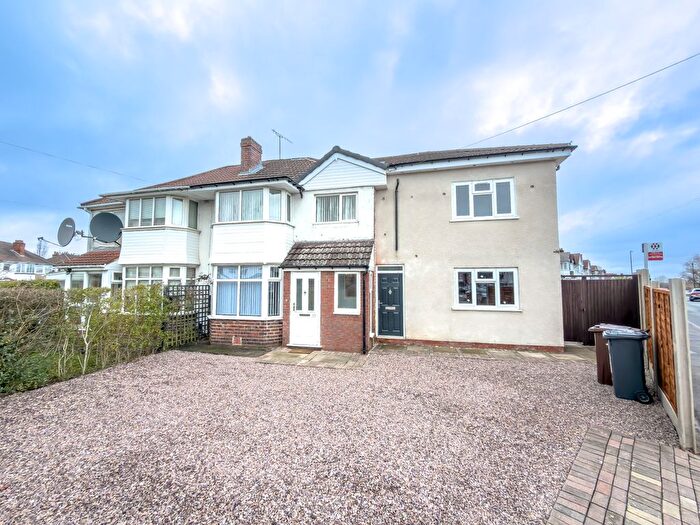 3 Bedroom Semi Detached House To Rent In Castle Lane, Solihull, B92