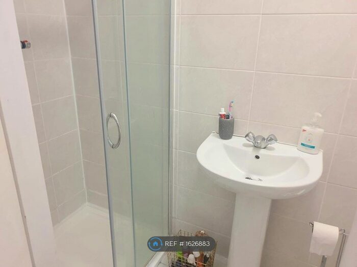 1 Bedroom Flat To Rent In Huskinsson Street, Liverpool, L8