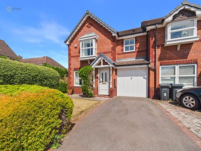 3 Bedroom End Of Terrace House For Sale In Braunston Close, Walmley, Sutton Coldfield, B76