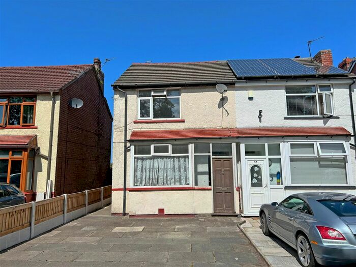 4 Bedroom Semi-Detached House For Sale In Moss Road, Southport, PR8