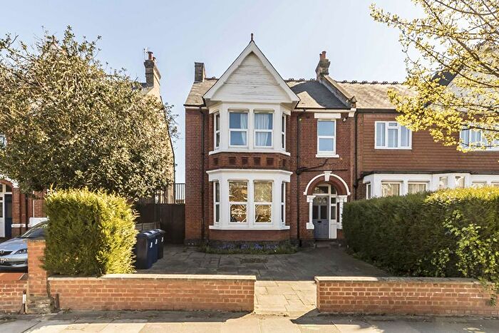 1 Bedroom Flat To Rent In Twyford Avenue, London, W3