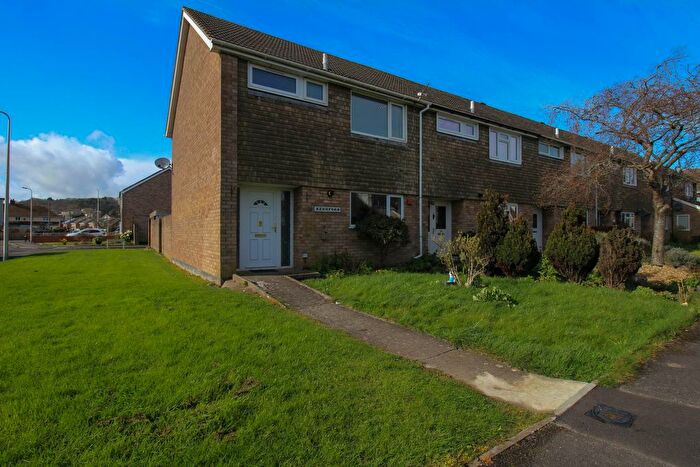 Semi-Detached House To Rent In Kennford, Weston-Super-Mare, BS22