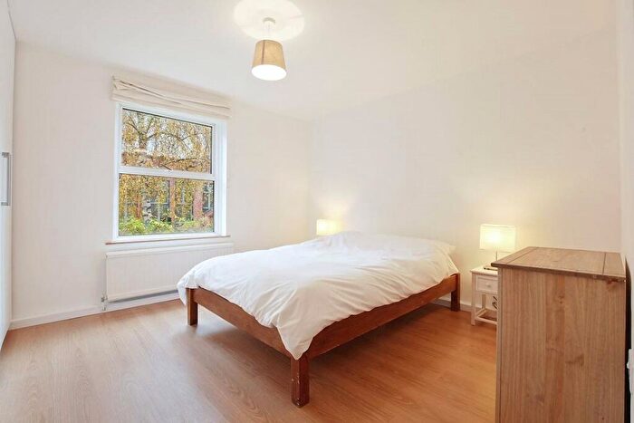 1 Bedroom Apartment To Rent In Sewardstone Road, London, E2