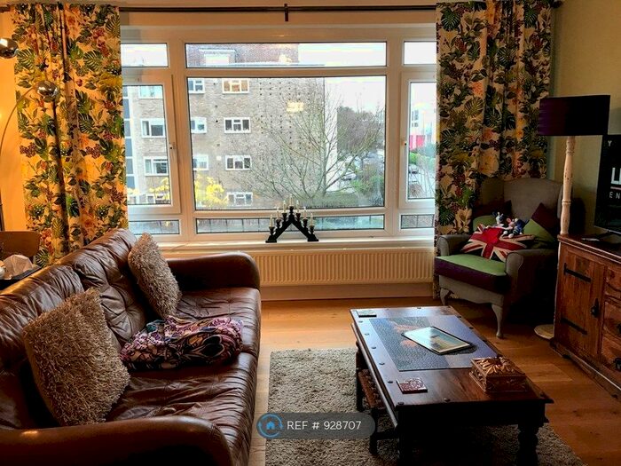 2 Bedroom Flat To Rent In Beaumont, London, SW15