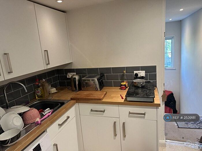Studio To Rent In Salthill Road, Chichester, PO19
