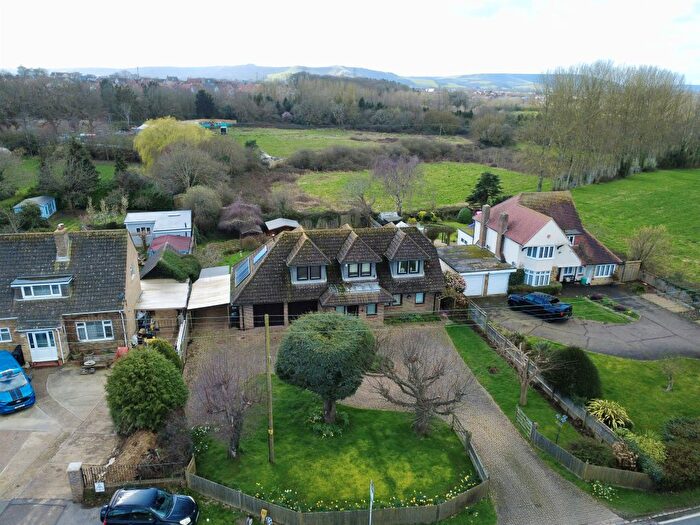 3 Bedroom Detached House For Sale In Hailsham Road, Stone Cross, Pevensey, BN24