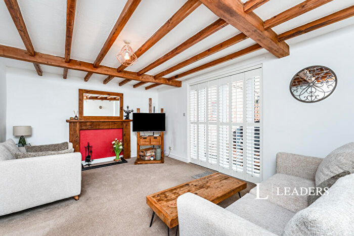 2 Bedroom Cottage To Rent In Wheelwrights Cottages, CH4